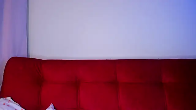Snapshot of ohpetitemuse chatting on 17, 4, 2026 ohpetitemuse online show from 17, 4, 2026