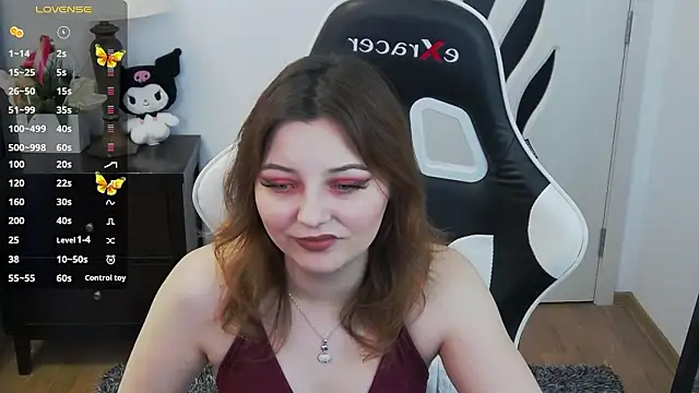 Snapshot of pretty_little_thing chatting on 22, 3, 2026 pretty little thing online show from 22, 3, 2026