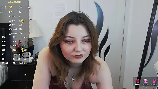 Snapshot of pretty_little_thing chatting on 6, 4, 2026 pretty little thing online show from 6, 4, 2026