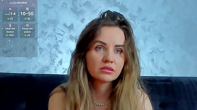 3lla Rose online show from 4, 3, 2026