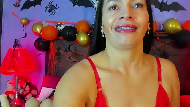 MaduraLuciana online show from 18, 10, 2025