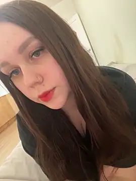 Snapshot of Marylallka5 chatting on 16, 10, 2025 Marylallka5 online show from 16, 10, 2025