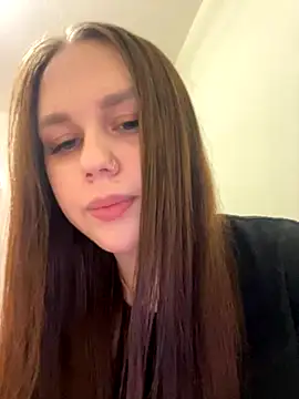 Snapshot of Marylallka5 chatting on 10, 11, 2025 Marylallka5 online show from 10, 11, 2025