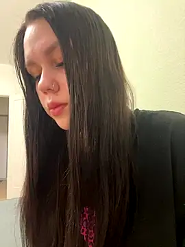 Snapshot of Marylallka5 chatting on 14, 11, 2025 Marylallka5 online show from 14, 11, 2025