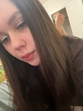 Snapshot of Marylallka5 chatting on 4, 2, 2026 Marylallka5 online show from 4, 2, 2026