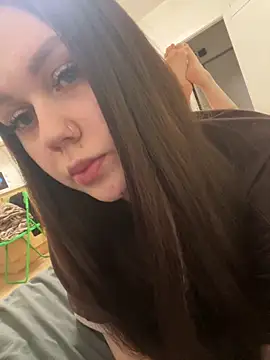 Snapshot of Marylallka5 chatting on 6, 2, 2026 Marylallka5 online show from 6, 2, 2026