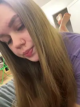 Snapshot of Marylallka5 chatting on 1, 3, 2026 Marylallka5 online show from 1, 3, 2026