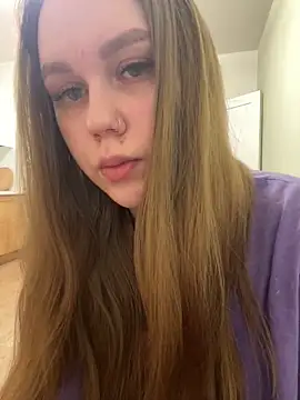 Snapshot of Marylallka5 chatting on 4, 3, 2026 Marylallka5 online show from 4, 3, 2026