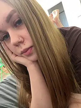 Snapshot of Marylallka5 chatting on 6, 3, 2026 Marylallka5 online show from 6, 3, 2026