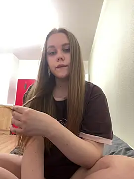 Snapshot of Marylallka5 chatting on 4, 4, 2026 Marylallka5 online show from 4, 4, 2026