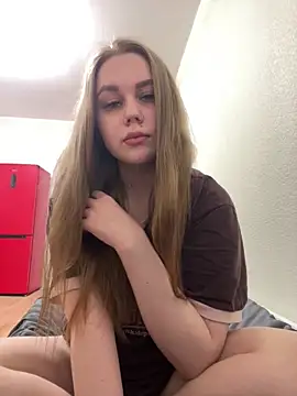 Snapshot of Marylallka5 chatting on 5, 4, 2026 Marylallka5 online show from 5, 4, 2026