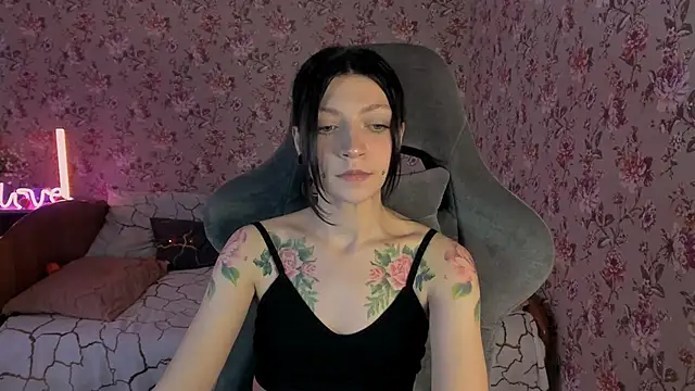 Snapshot of Lolly_Haze chatting on 13, 11, 2025 Lolly Haze online show from 13, 11, 2025