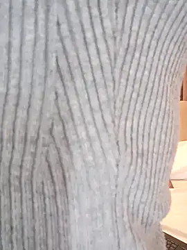 Snapshot of MonicaMoret chatting on 4, 3, 2025 MonicaMoret online show from 4, 3, 2025