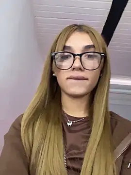 Snapshot of manely1 chatting on 8, 3, 2025 manely1 online show from 8, 3, 2025