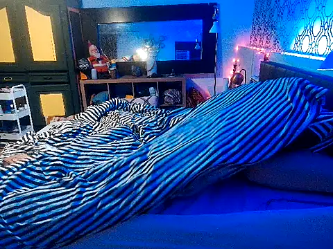 Snapshot of RawRyder8 chatting on 19, 9, 2025 RawRyder8 online show from 19, 9, 2025