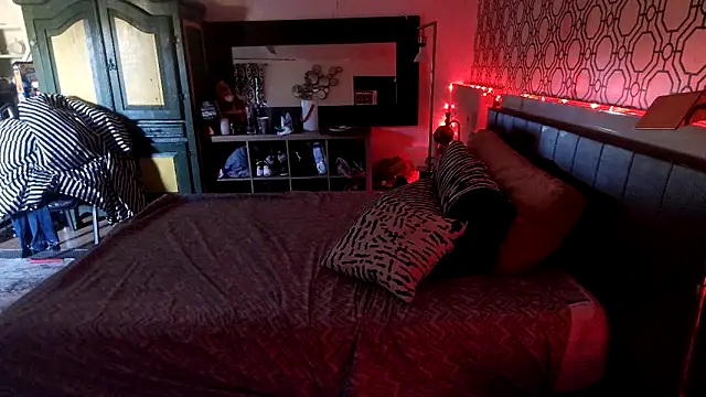 Snapshot of RawRyder8 chatting on 6, 10, 2025 RawRyder8 online show from 6, 10, 2025