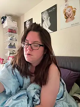 Snapshot of FreakNastyLacie chatting on 27, 4, 2026 FreakNastyLacie online show from 27, 4, 2026