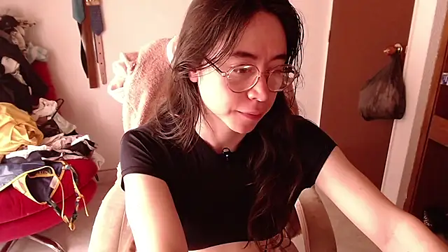 emily pearl  online show from 27, 10, 2025