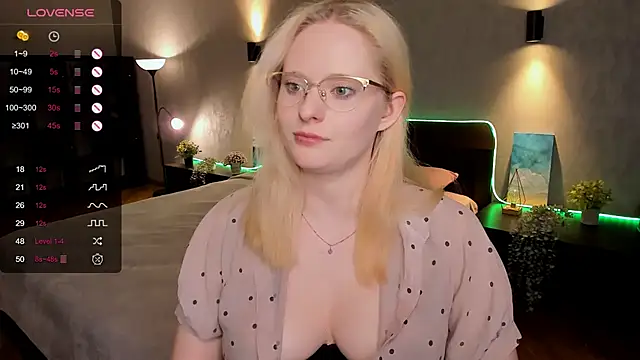 Snapshot of Aemilia_ chatting on 9, 3, 2025 Aemilia online show from 9, 3, 2025