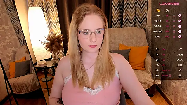 Snapshot of Aemilia_ chatting on 13, 9, 2025 Aemilia online show from 13, 9, 2025