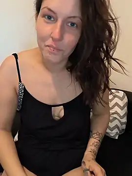 Snapshot of Linalicious chatting on 25, 5, 2026 Linalicious online show from 25, 5, 2026