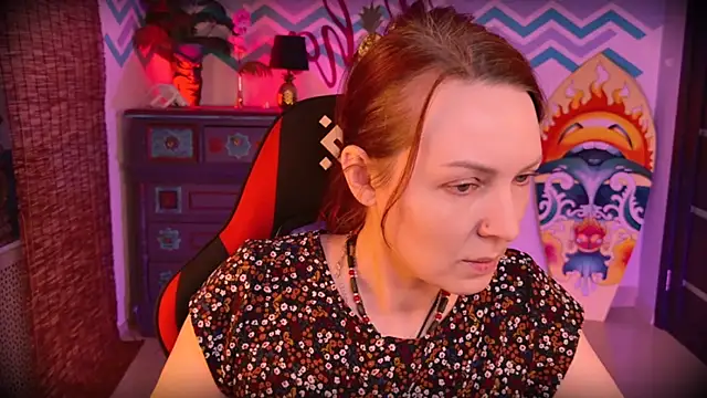 Snapshot of VandaRossi chatting on 4, 11, 2025 VandaRossi online show from 4, 11, 2025