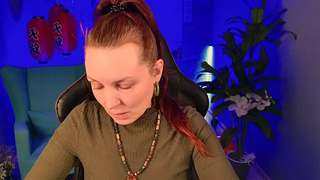 Snapshot of VandaRossi chatting on 5, 11, 2025 VandaRossi online show from 5, 11, 2025