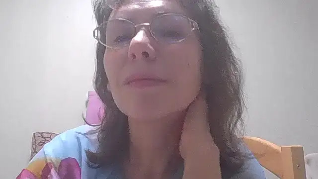 HollyJewel online show from 12, 2, 2025