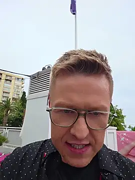 Snapshot of Fuc71 chatting on 23, 4, 2026 Fuc71 online show from 23, 4, 2026