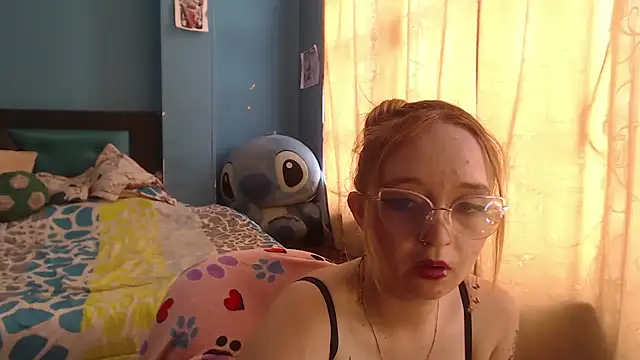 Snapshot of Liaroberts1 chatting on 5, 2, 2025 Liaroberts1 online show from 5, 2, 2025