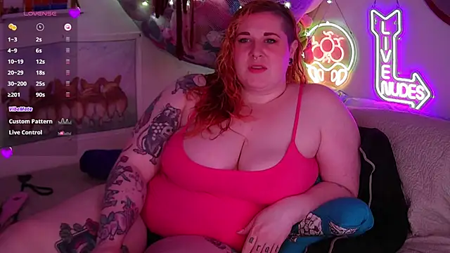 Snapshot of opalreigning chatting on 2, 7, 2026 opalreigning online show from 2, 7, 2026