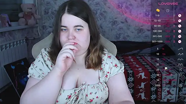 Estelle Hicks online show from 15, 12, 2025