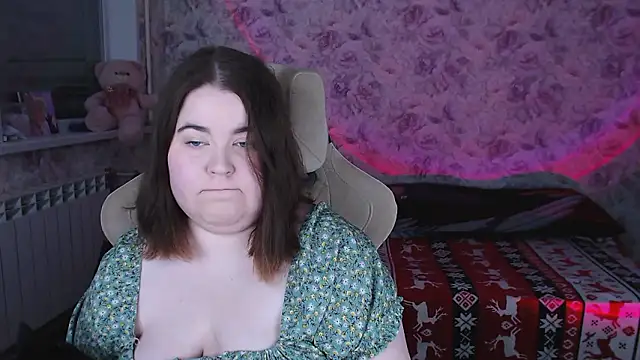 Estelle Hicks online show from 9, 3, 2026