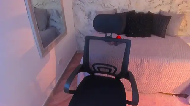 Bella desi  online show from 9, 3, 2025