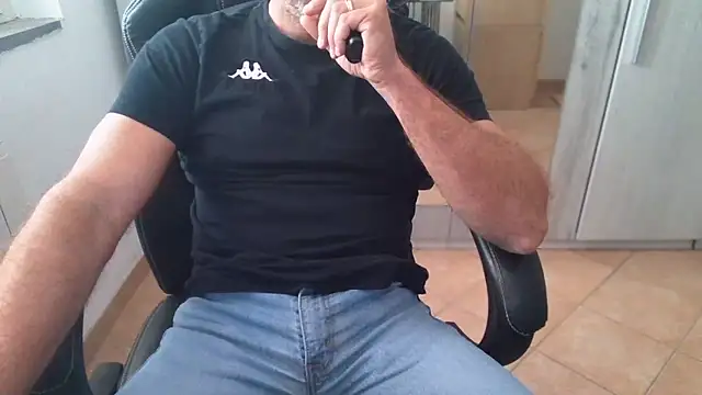 Snapshot of cocco1980xxxx chatting on 24, 3, 2026 cocco1980xxxx online show from 24, 3, 2026