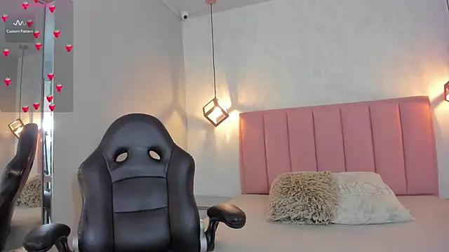 SUNNYCYRUS online show from 4, 2, 2026