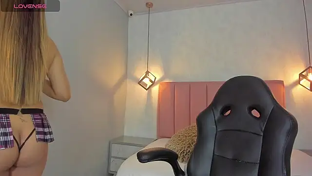 SUNNYCYRUS online show from 25, 2, 2026