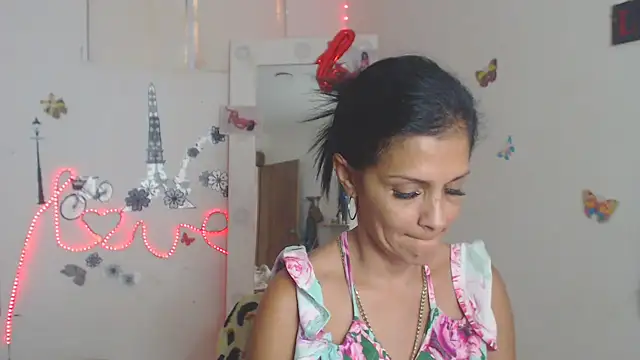 Snapshot of brigitht chatting on 3, 10, 2025 brigitht online show from 3, 10, 2025