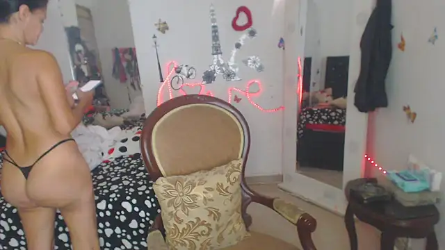 Snapshot of brigitht chatting on 18, 11, 2025 brigitht online show from 18, 11, 2025