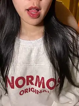 Snapshot of minmin2kk5 chatting on 28, 11, 2025 minmin2kk5 online show from 28, 11, 2025