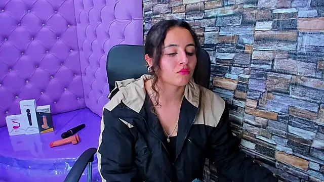 Snapshot of celeste_blue69 chatting on 11, 12, 2024 celeste blue69 online show from 11, 12, 2024