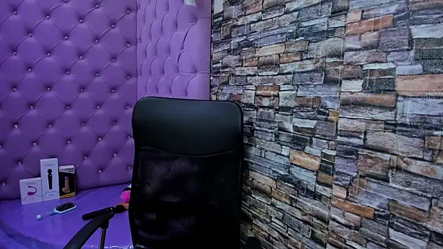 Snapshot of celeste_blue69 chatting on 17, 12, 2024 celeste blue69 online show from 17, 12, 2024