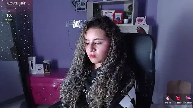 Snapshot of celeste_blue69 chatting on 18, 2, 2025 celeste blue69 online show from 18, 2, 2025