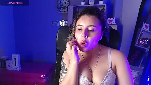 Snapshot of celeste_blue69 chatting on 11, 3, 2025 celeste blue69 online show from 11, 3, 2025