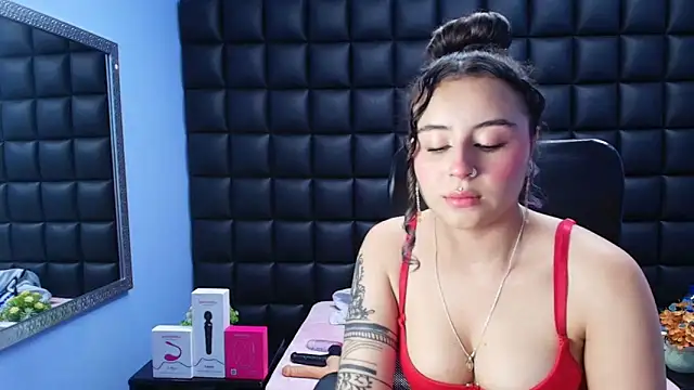 Snapshot of celeste_blue69 chatting on 26, 11, 2025 celeste blue69 online show from 26, 11, 2025