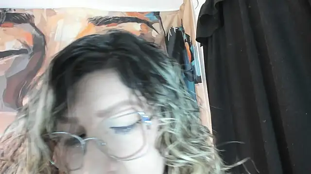 Snapshot of eva1saenz chatting on 10, 6, 2026 eva1saenz online show from 10, 6, 2026