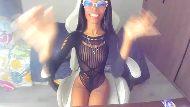 Crystal florez24 online show from 25, 1, 2025