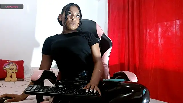 Snapshot of camilavagina24 chatting on 2, 4, 2026 camilavagina24 online show from 2, 4, 2026