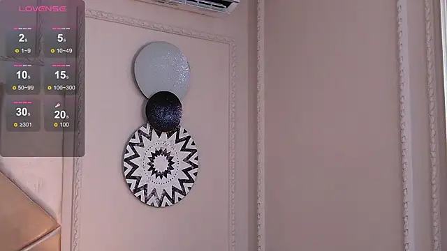 Nahomi King online show from 5, 12, 2025