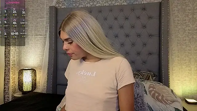 Shantal Joness online show from 6, 11, 2025